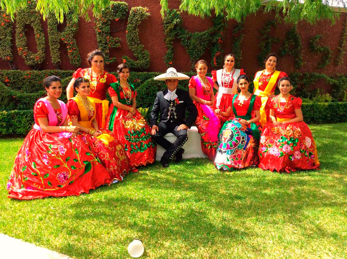 ▷ 35 increibles vestidos tipicos mexicanos para damas de honor ??